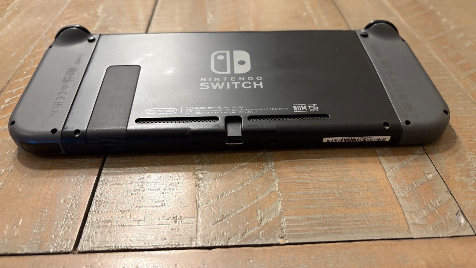 Nintendo Switch HAC-001 Console Bundle with 200GB, Dock, Joy-Con, Case, 4 Games