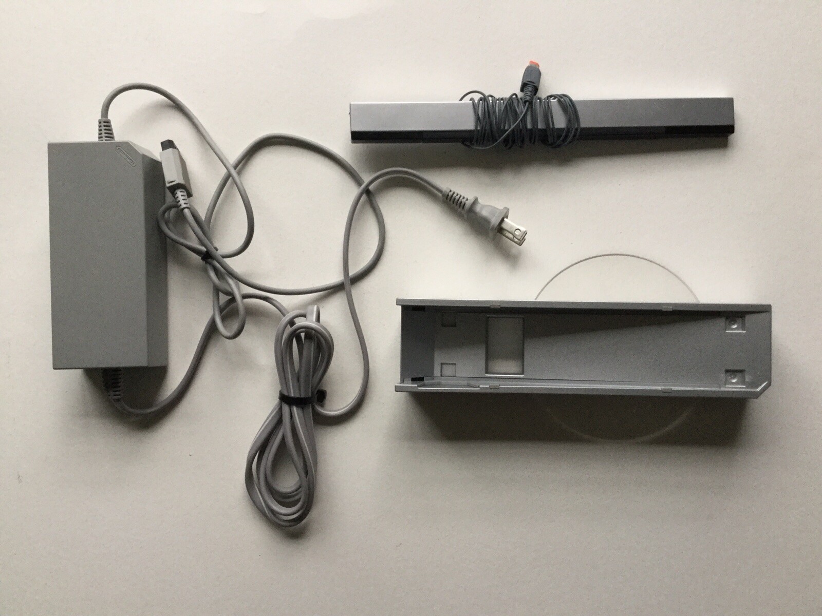Nintendo Wii Console Light Gray Power Cord Sensor Bar And Console Stand