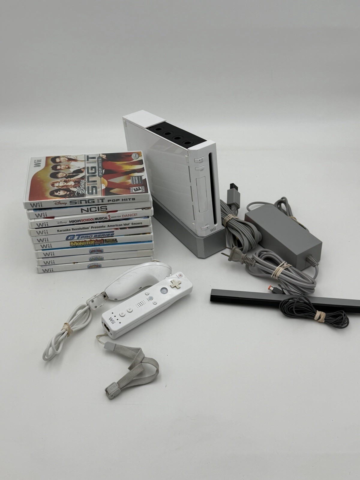 Wii Bundle RVL-001 (USA) Console – Controllers 9 Games Tested Works Skylanders