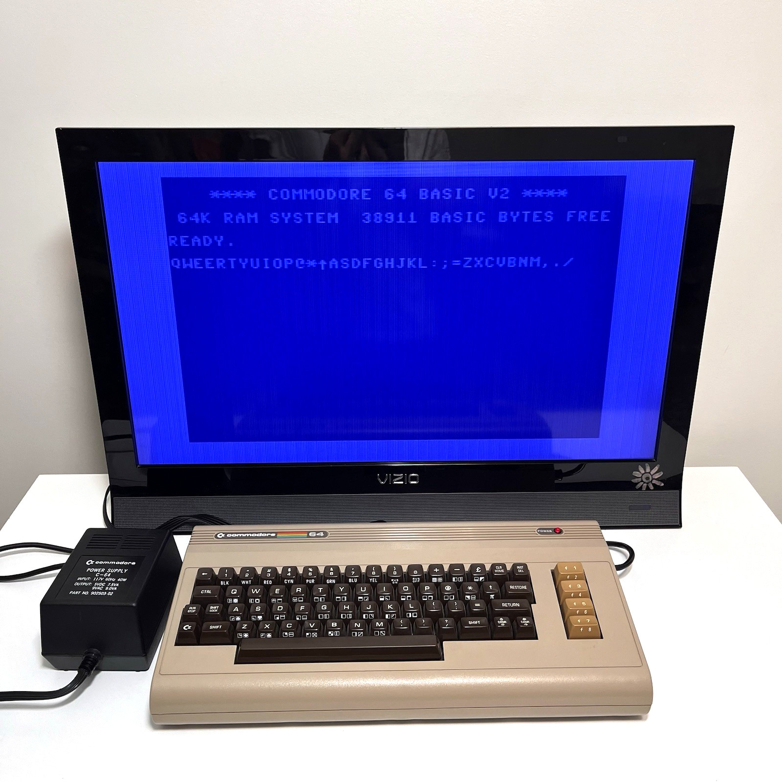 Vtg RARE Commodore 64 Console [Matching Serial #s] Bundle *IMMACULATE* w/ Extras