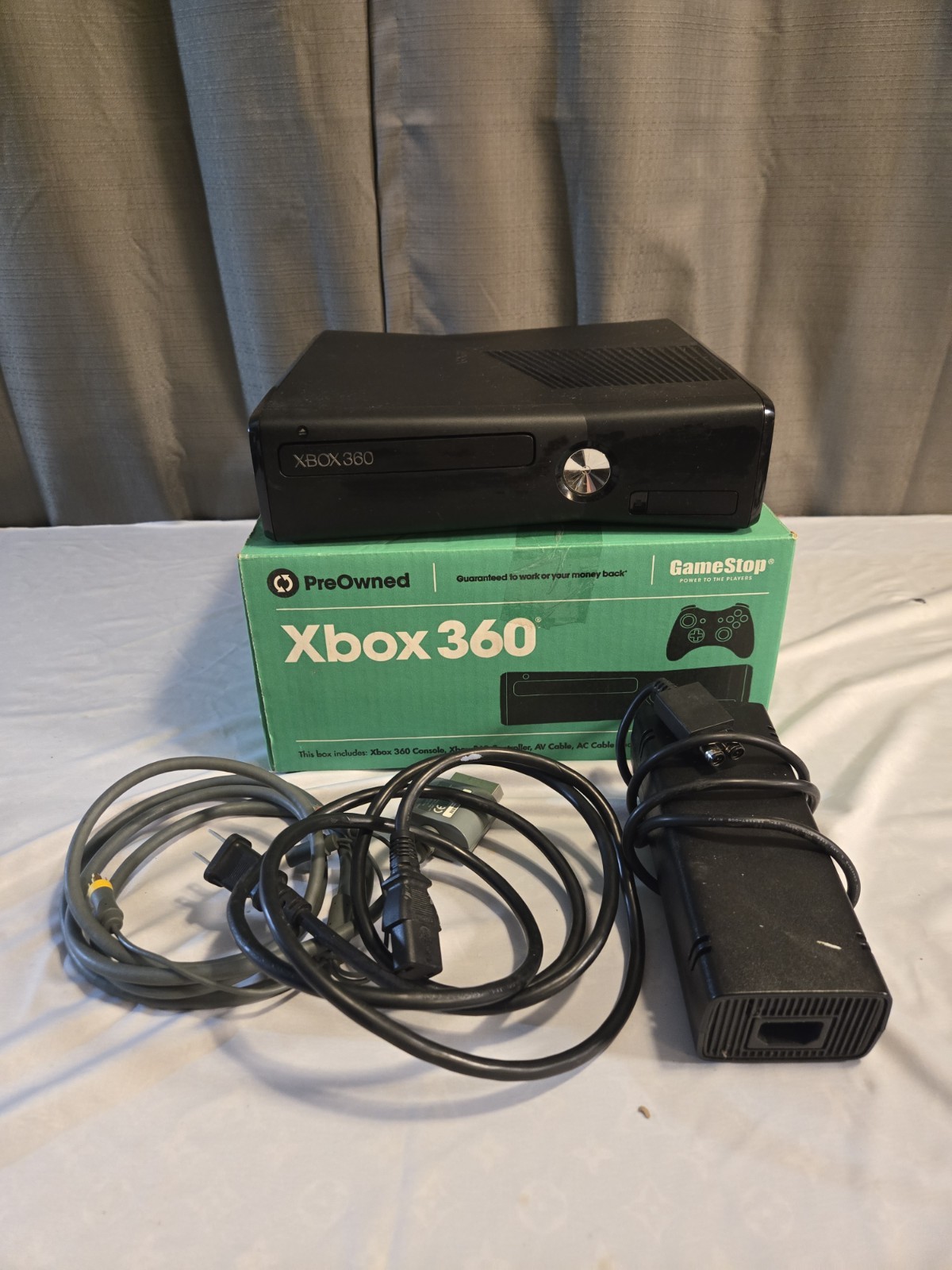 Microsoft Xbox 360 S 4GB Console – Black (1439)