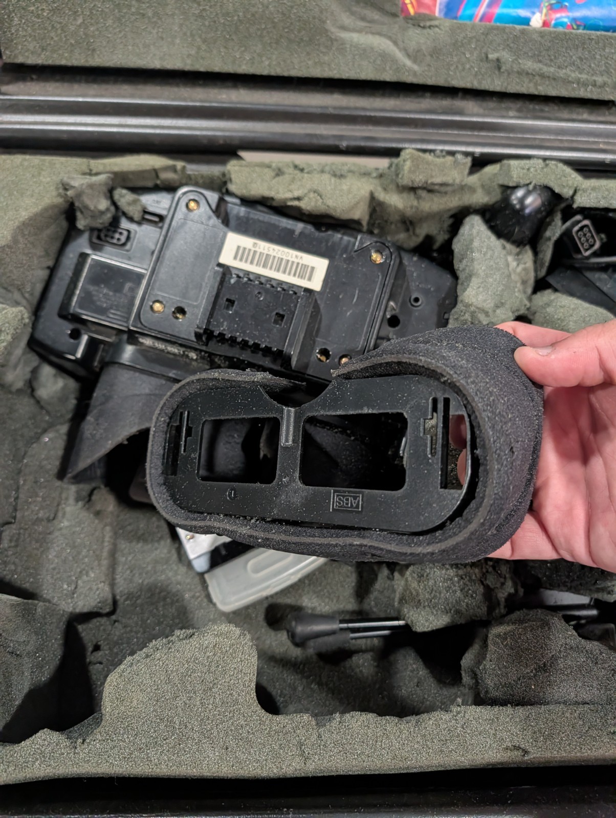 Nintendo Virtual Boy in Blockbuster Exclusive Carry Case & Console For Parts