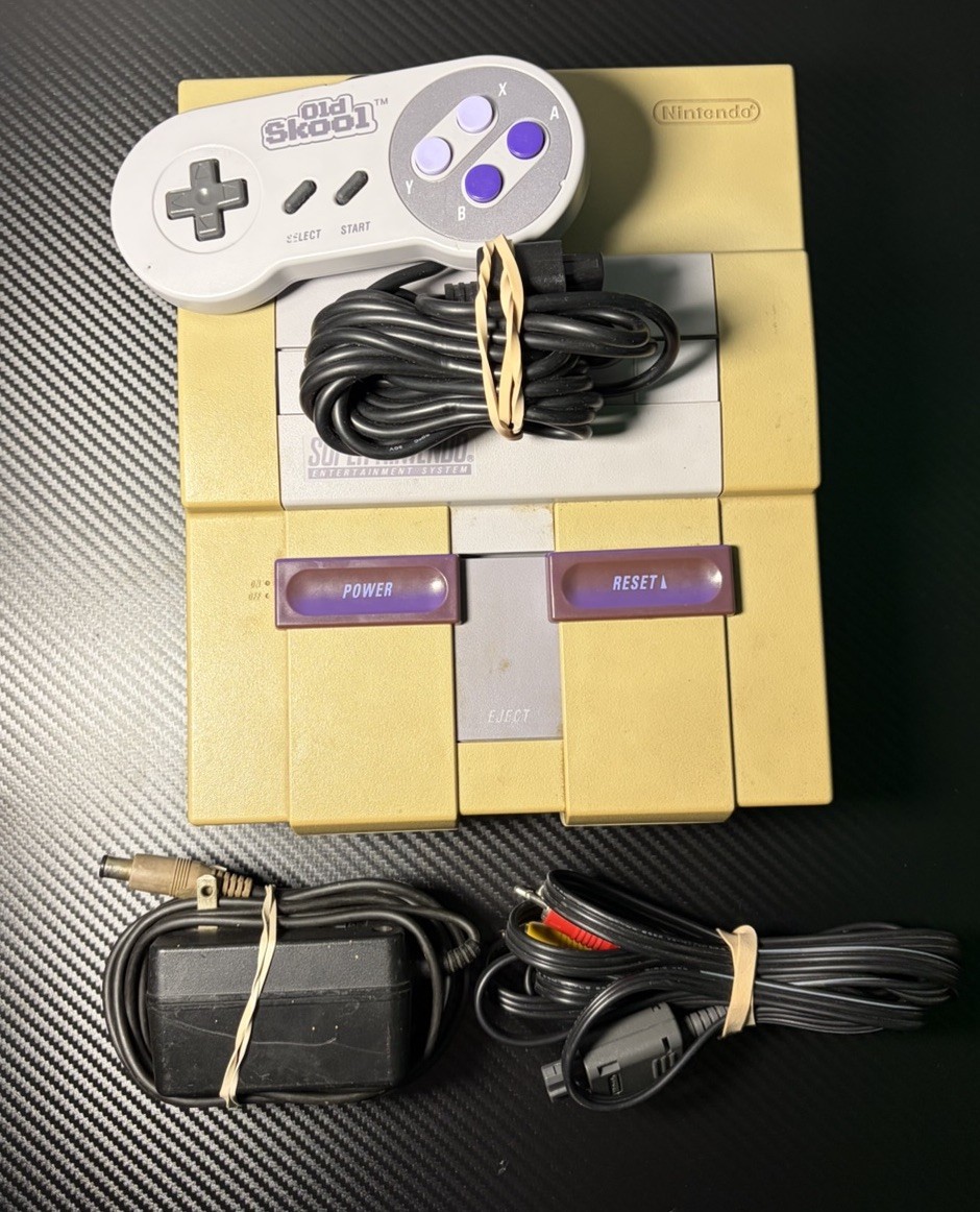 Super Nintendo Console SNES – 1 Controller – All Cords – Good Condition