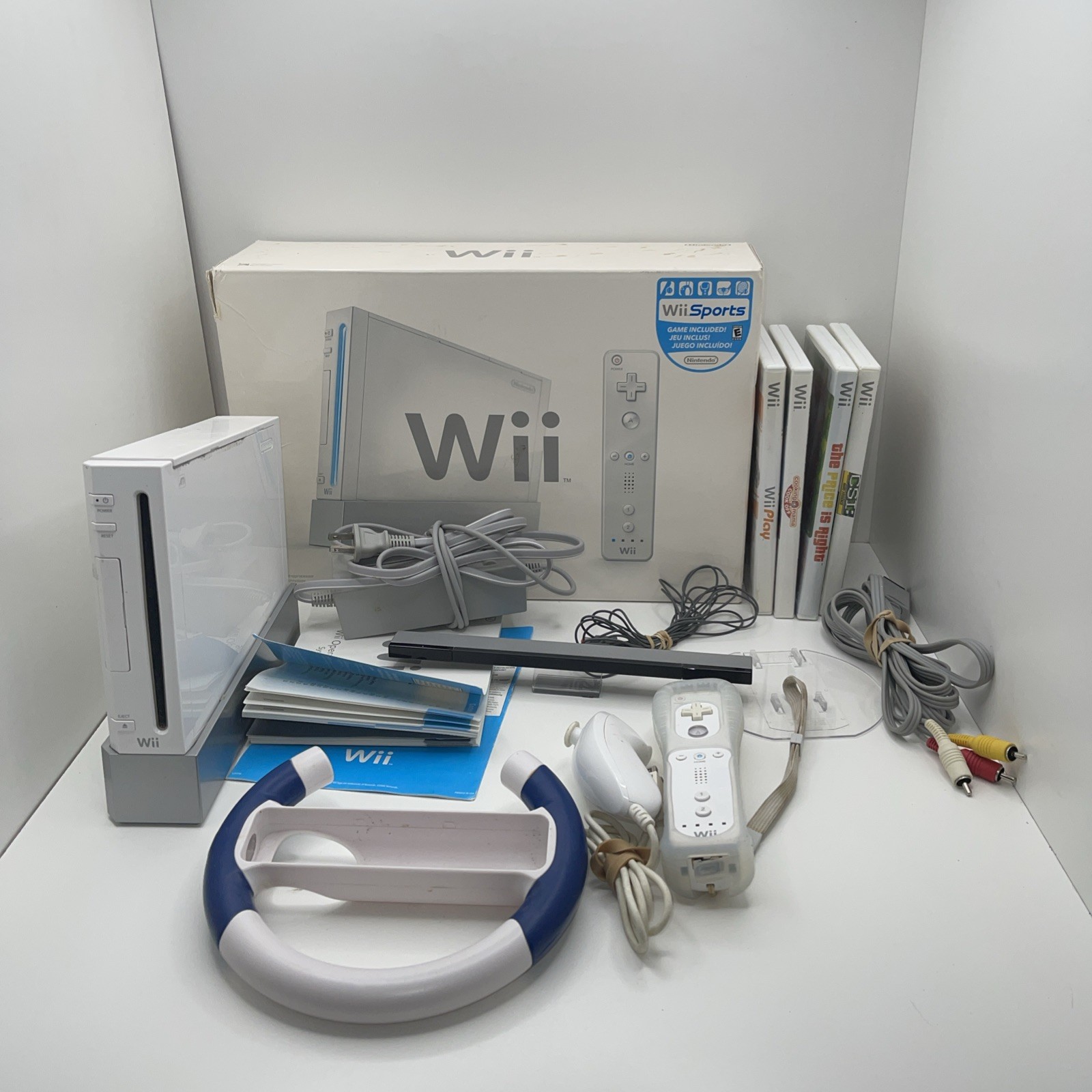 Nintendo Wii Console White RVL-001 Bundle with Wii Play Original Box