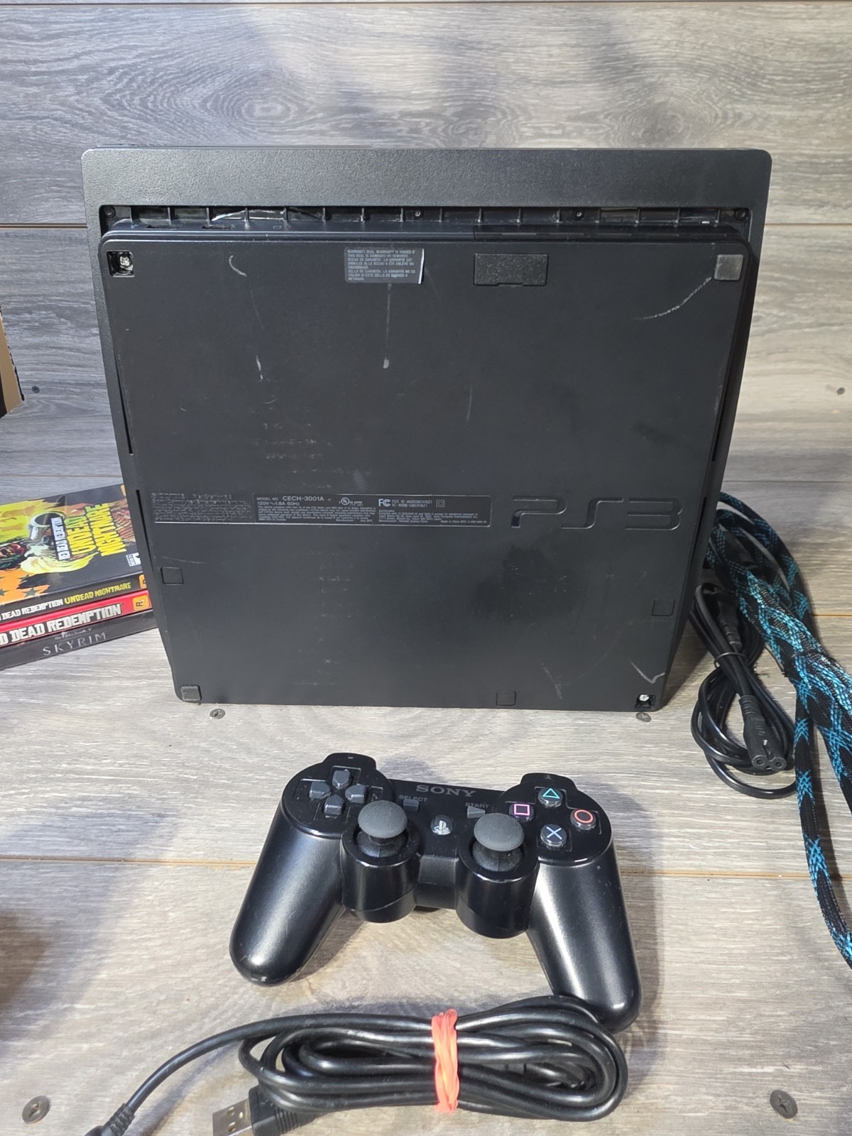 Sony PlayStation 3 Slim PS3 Console CECH-3001A W/ 3 Games & Controller Tested
