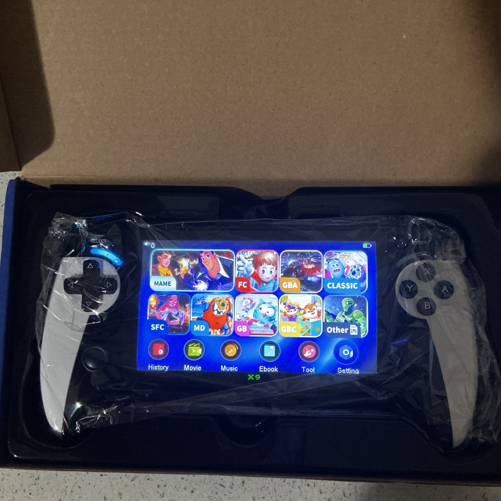 X9 Handheld System 5.5in Screen 8G, Memory Card, Micro-USB, Black/White