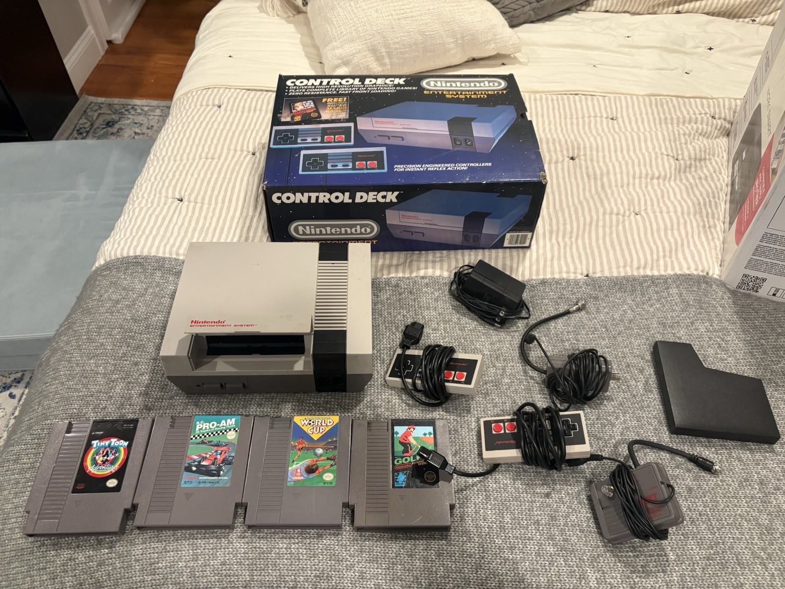 Nintendo Entertainment System NES Control Deck OG Box 1987 OEM Console W/ 4 game
