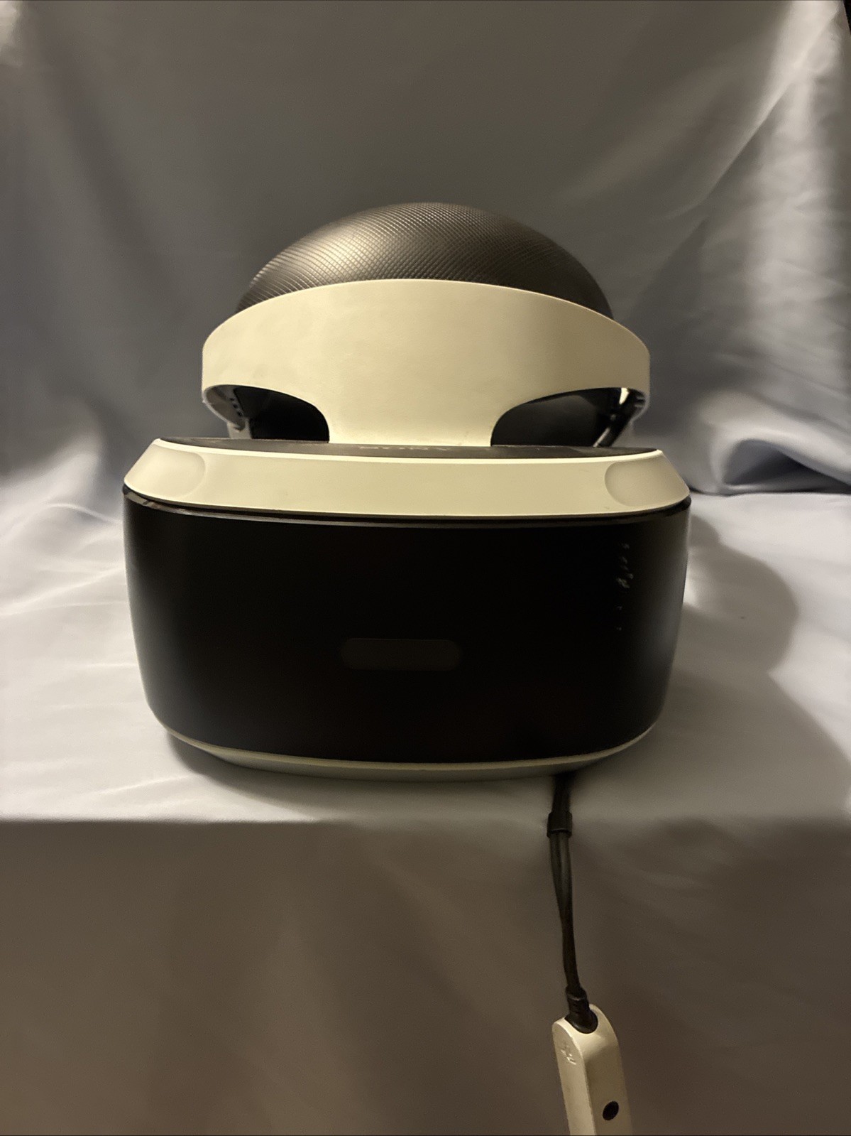 PS4 Pro With Vr Headset, Dualshock4 And 2 Motion Controllers