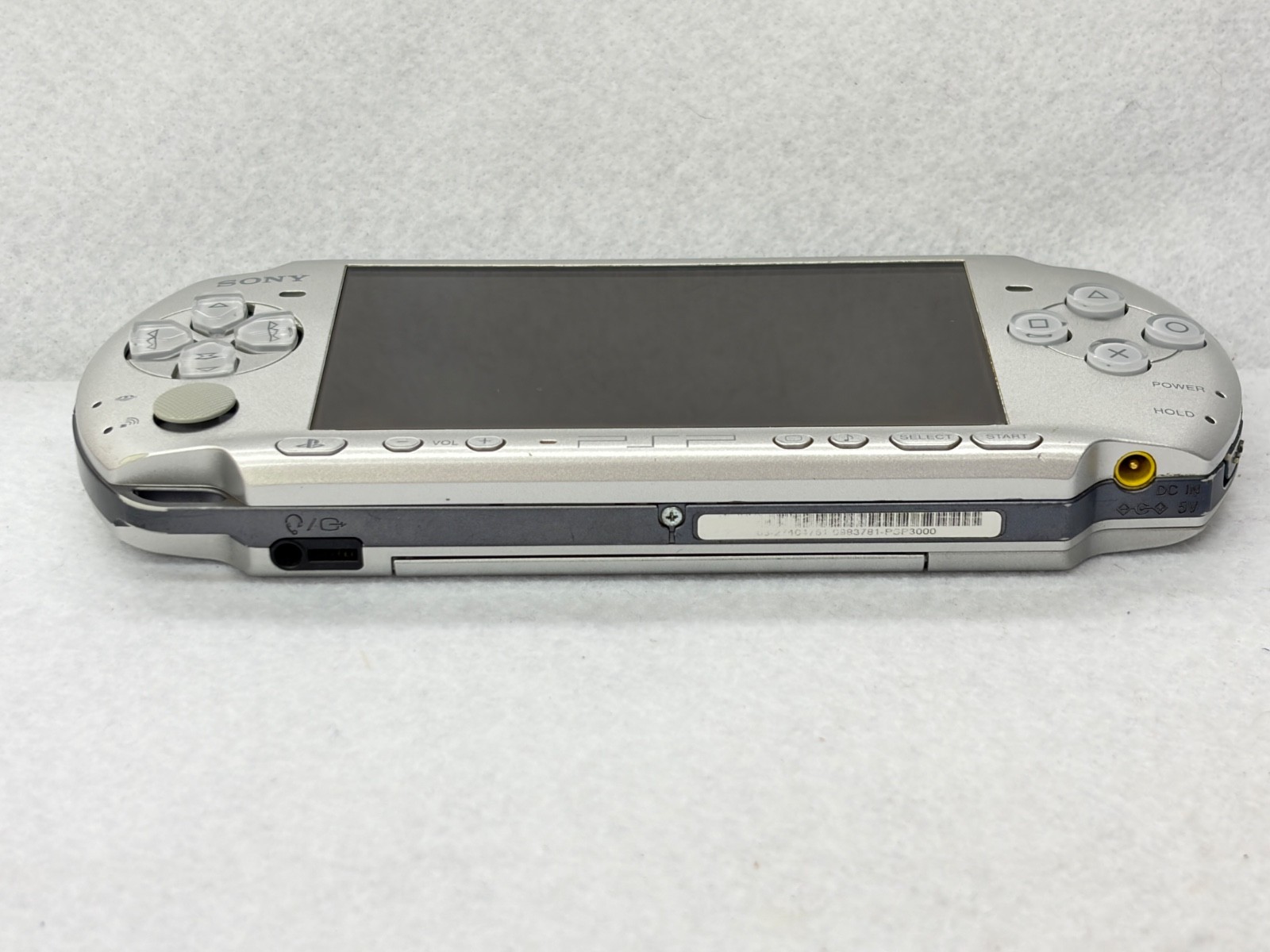 TESTED SONY PSP 3000 SILVER Console + Charger + battery + 3 game Region free 2GB