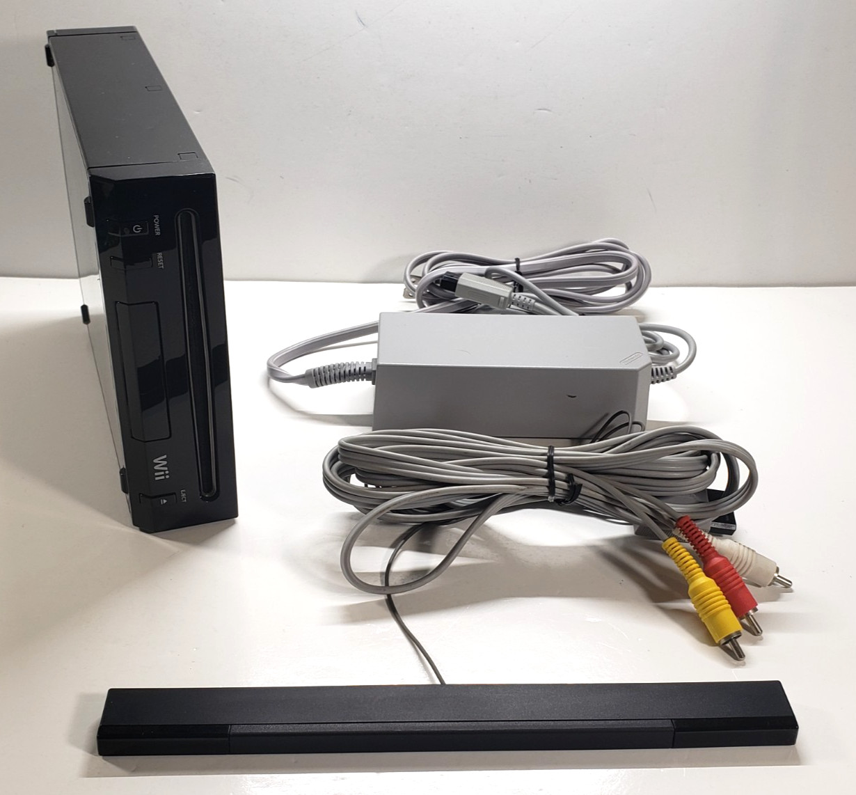 Nintendo Wii [RVL-101] Retro Gaming Black Home Console System w/ AV & Power Cord