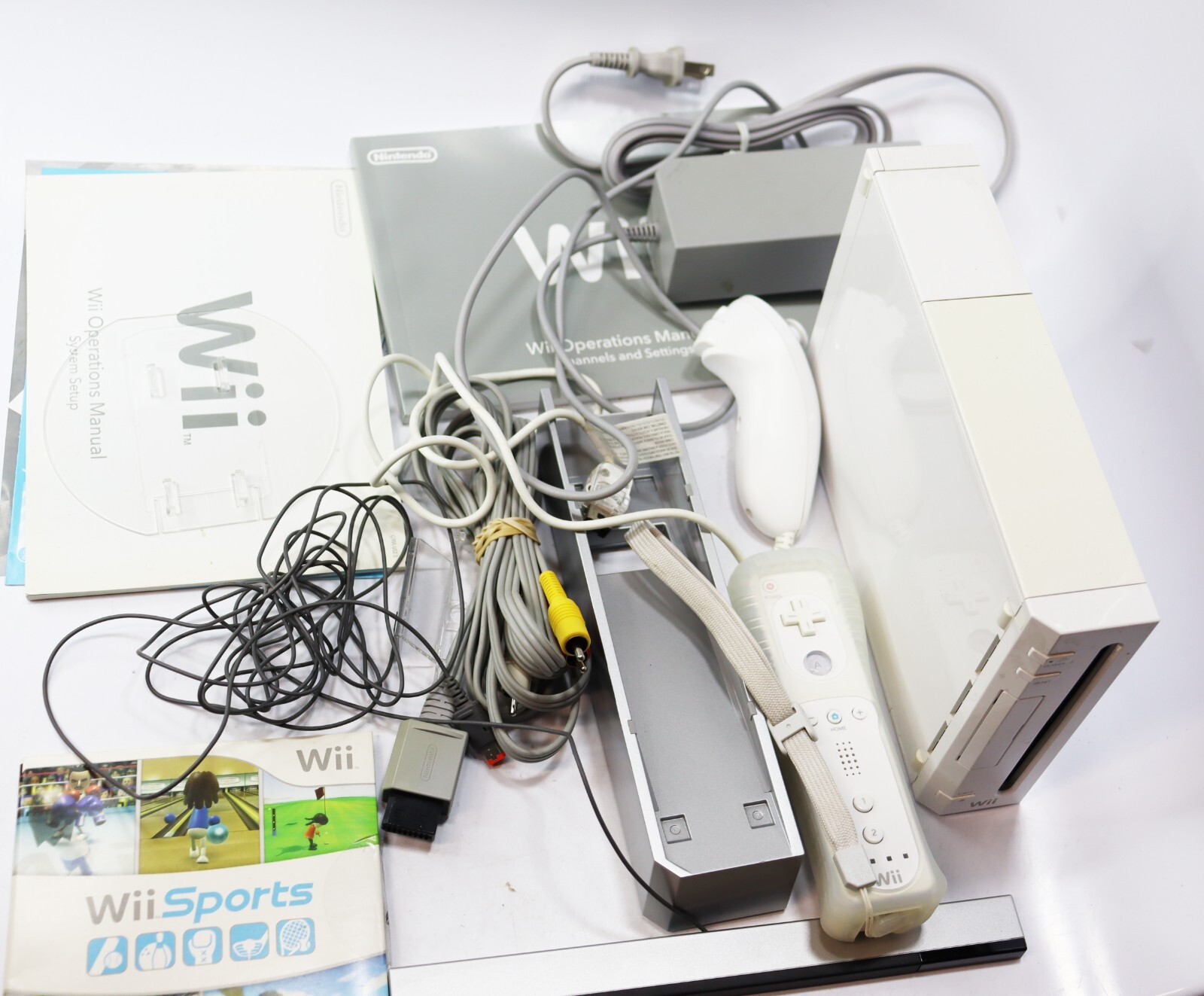 Nintendo Wii Console RVL-001 GC COMP Wii Sports Bundle In Box Controller CIB