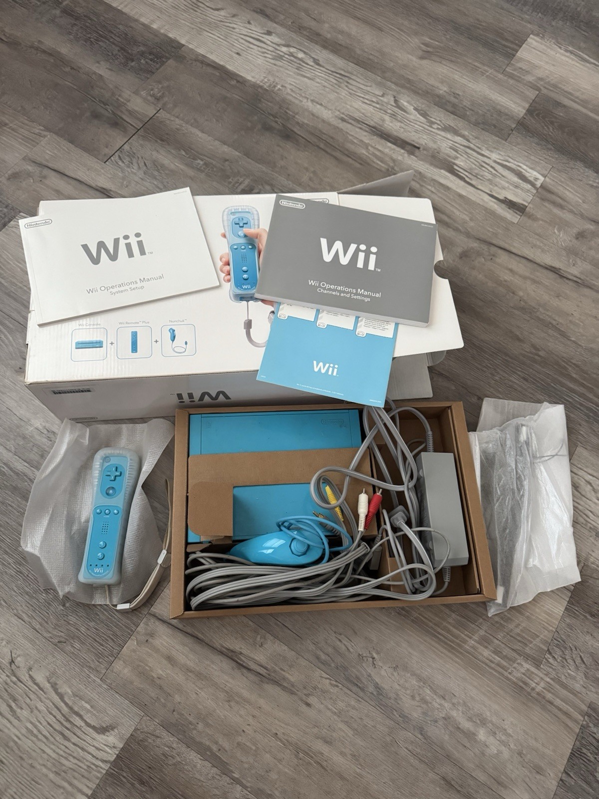 Nintendo Wii Video Game System Console Bundle Rvl-101 Blue