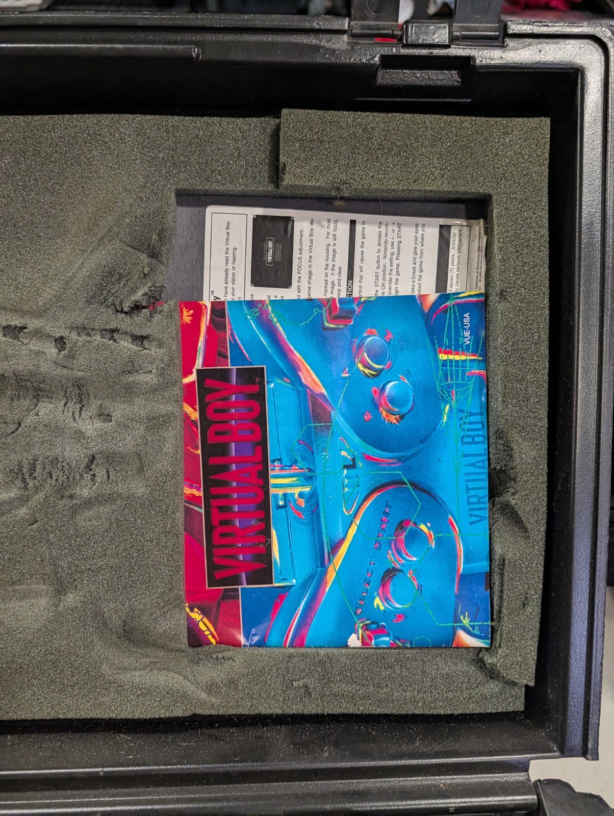 Nintendo Virtual Boy in Blockbuster Exclusive Carry Case & Console For Parts