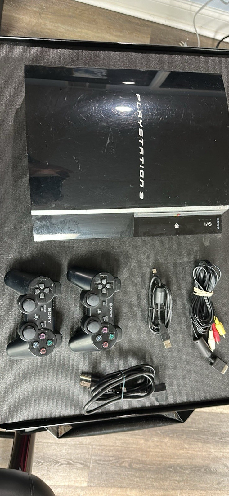 Sony PlayStation 3 Launch Edition 160 GB Console – Piano Black