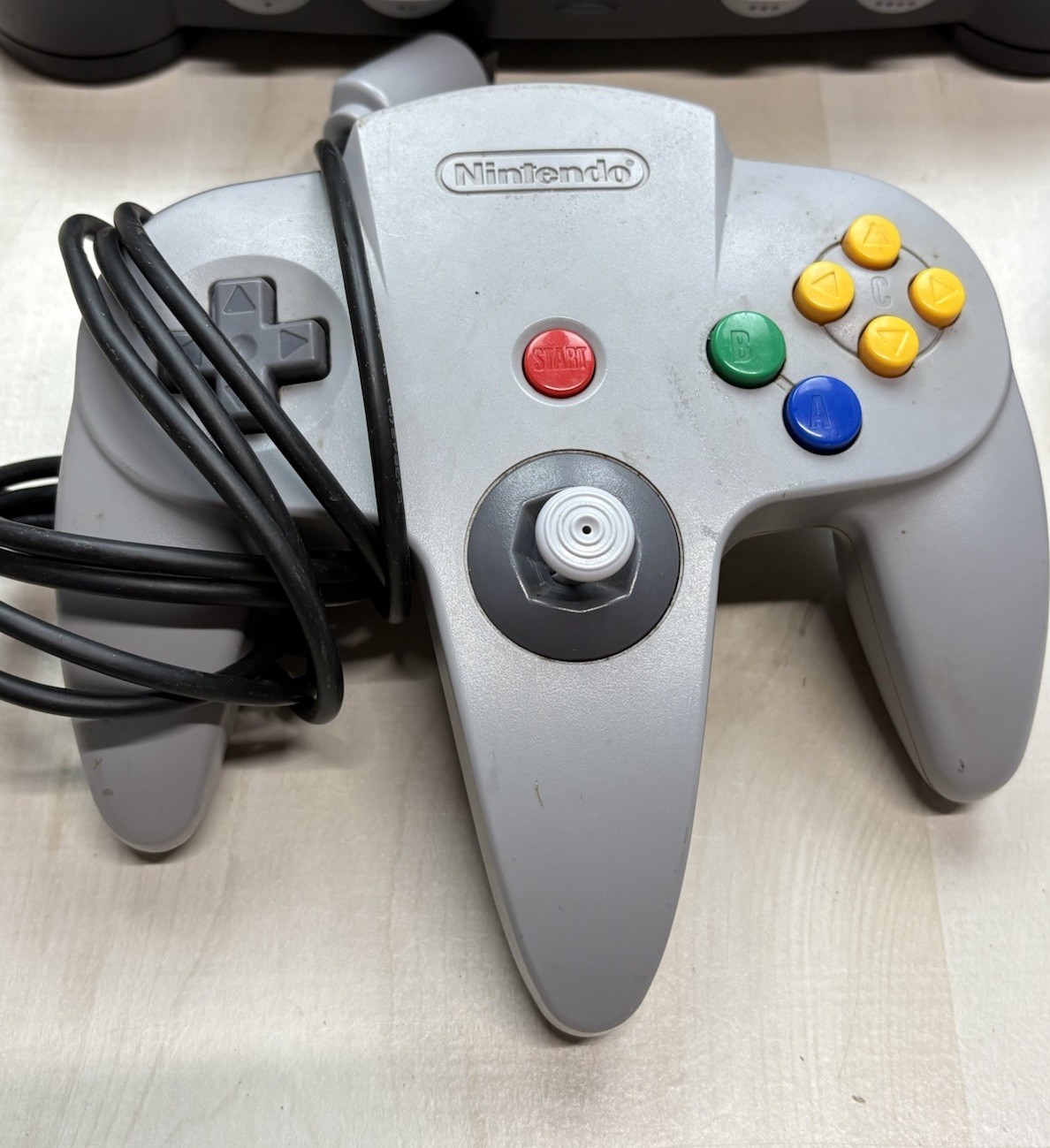 Nintendo 64 N64 Console Bundle with OEM Controller & Hookups