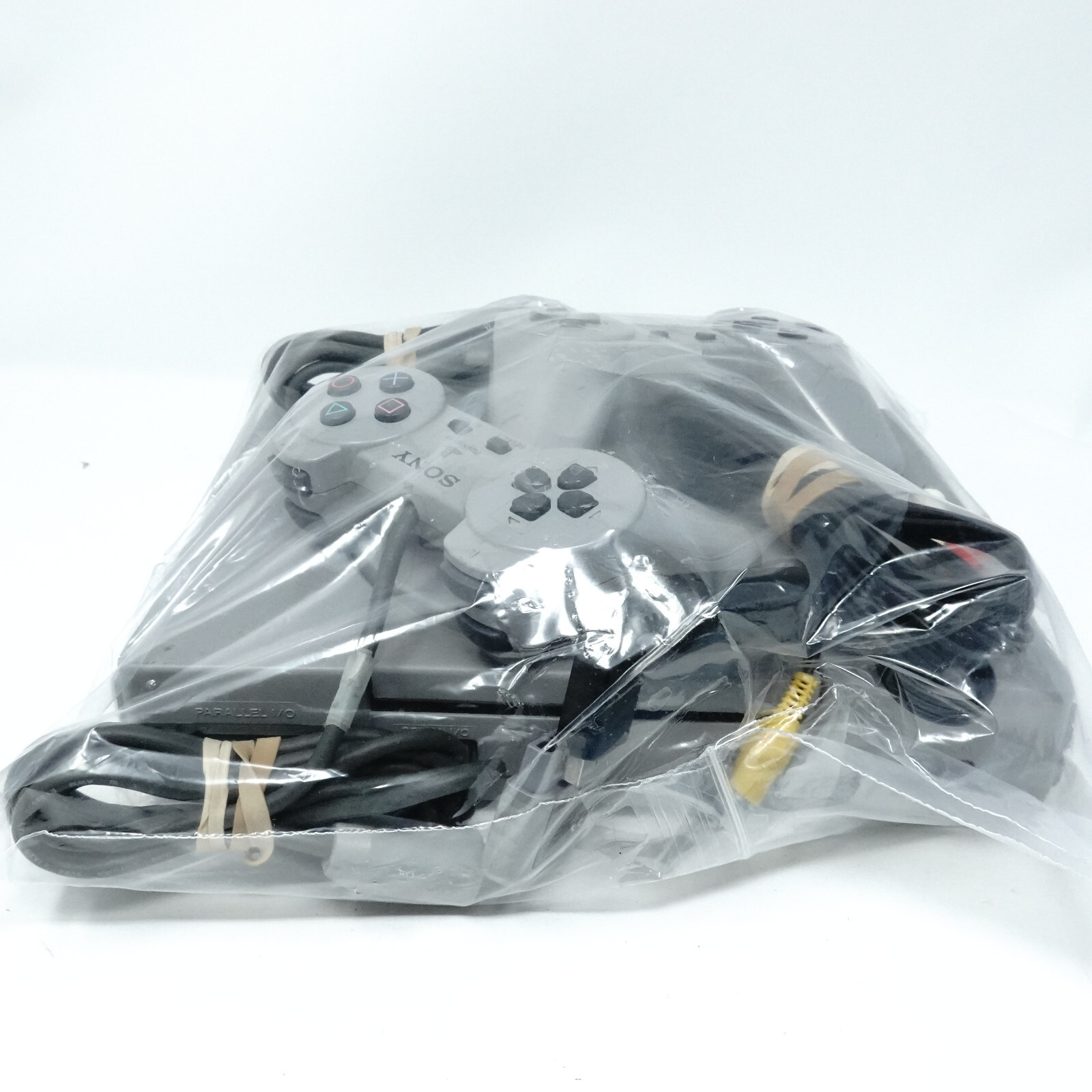 Sony PlayStation (SCPH-5501) +2 Controllers +All Cables +2 PS1 Black Label Games