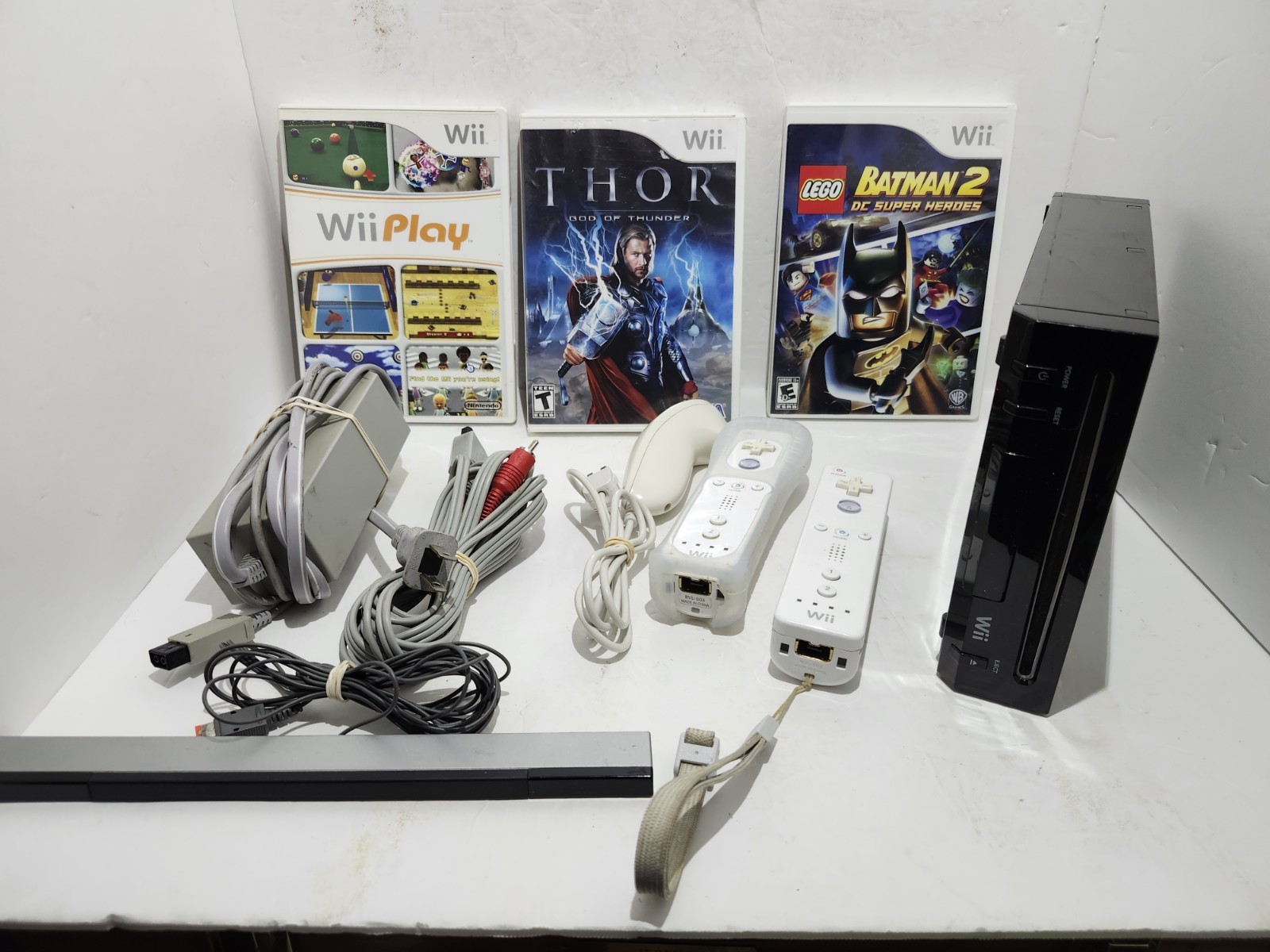 Black Nintendo Wii RVL-101 – 3 Game, 2 Controller Bundle – Tested & Working