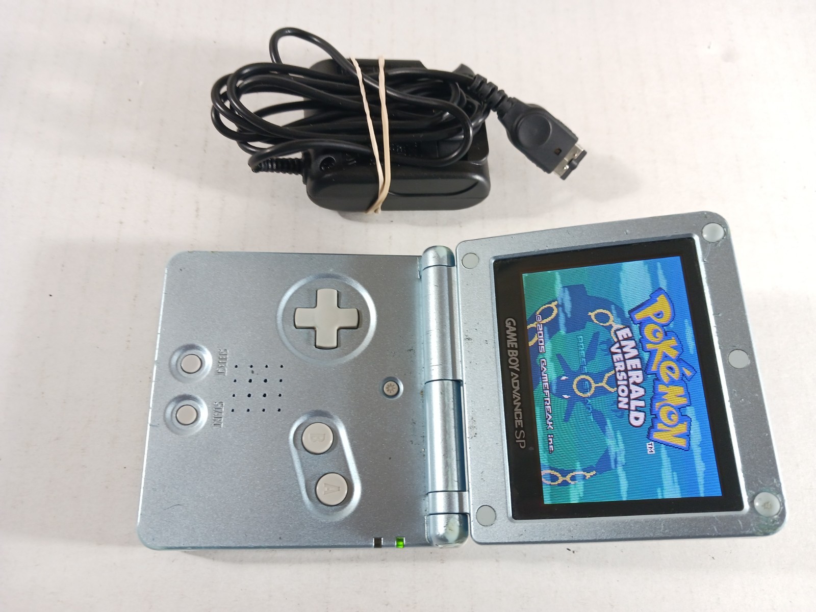 GBA SP Blue Bright Screen AGS-101 Tested Charges Some Wear Nintendo Gameboy
