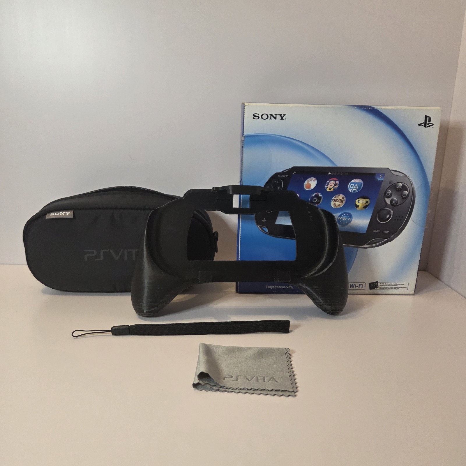 Sony PlayStation Vita 1001 OLED [Crystal Black] CIB + Extras